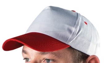 biała czapka piekarska baseball z czerwonym daszkiem 